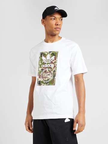 Tricou 'CAMO TONGUE' de la ADIDAS ORIGINALS pe alb: față