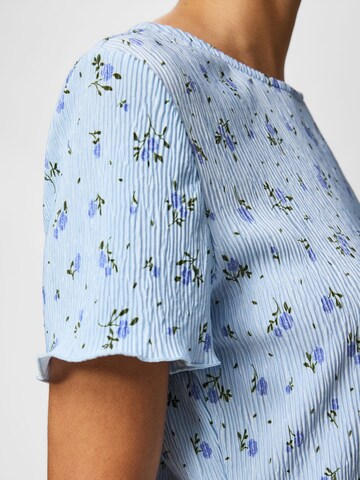 Maglietta di PIECES in blu