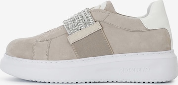 Sneaker bassa di CAFè NOIR in beige: frontale