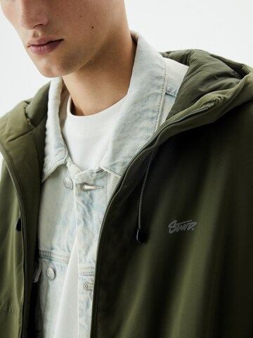 Veste mi-saison Pull&Bear en vert