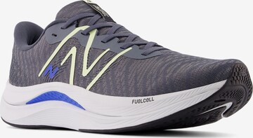 Scarpa da corsa 'FuelCell Propel v4' di new balance in grigio