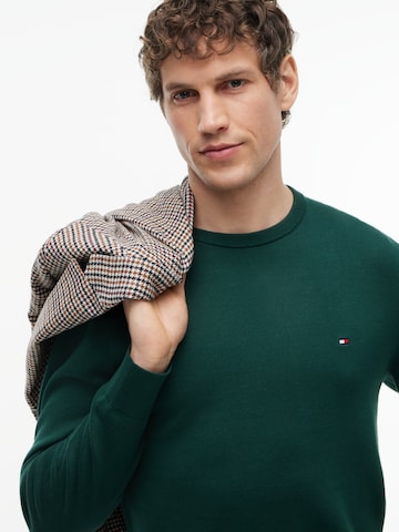 Pulover 'Essential' de la TOMMY HILFIGER pe verde