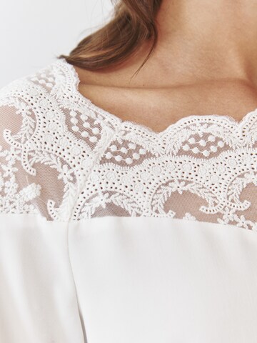 Maglietta 'SARNA' di TATUUM in bianco