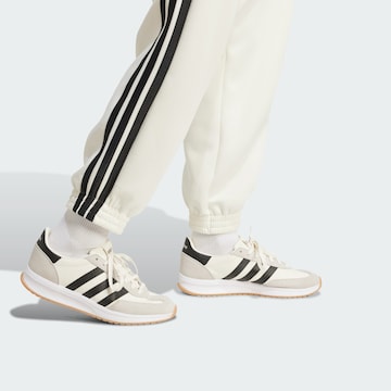 ADIDAS SPORTSWEAR Конический (Tapered) Спортивные штаны 'Stadium' в Белый