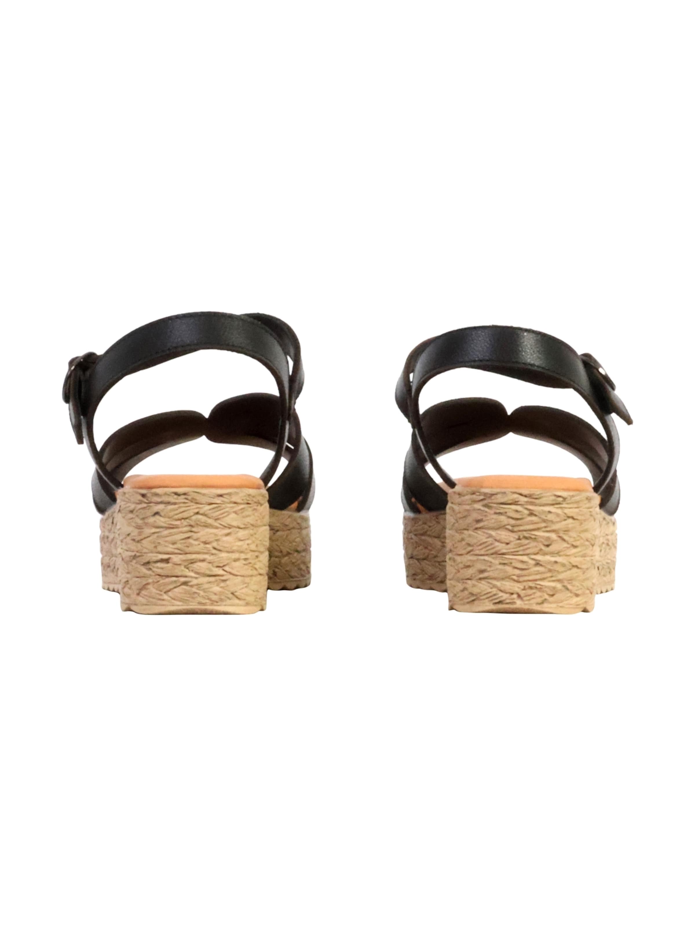 The Divine Factory - Sandalias en negro