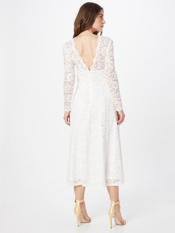 Robe de soirée 'Evalina' Skirt & Stiletto en blanc