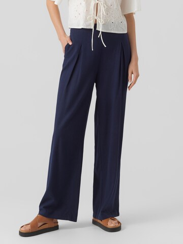 Vero Moda Petite Wide leg Pleat-front trousers 'MYMILO' in Blue: front