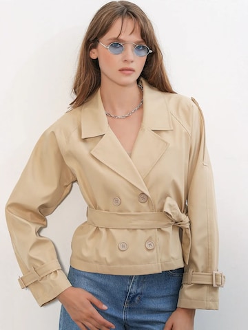 Veste mi-saison Bigdart en beige : devant