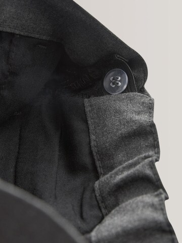 regular Pantaloni di Next in grigio