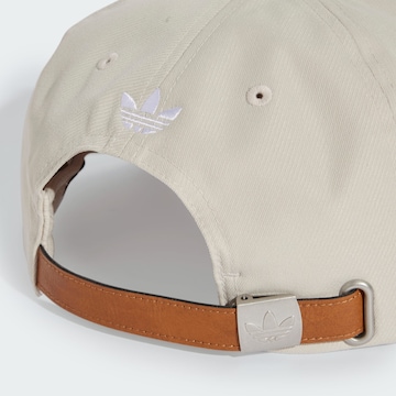 ADIDAS ORIGINALS Cap in Grau