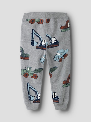 Tapered Pantaloni 'NMMNENEAN' de la NAME IT pe gri
