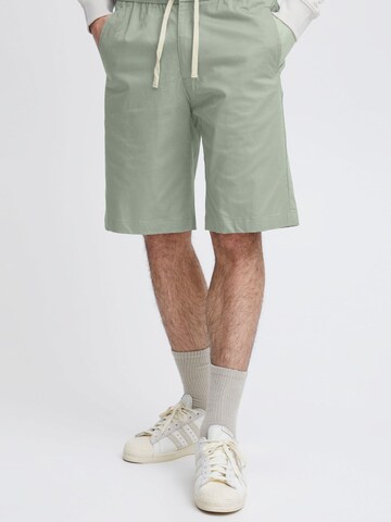 Casual Friday Regular Chino 'Sigge' in Groen: voorkant