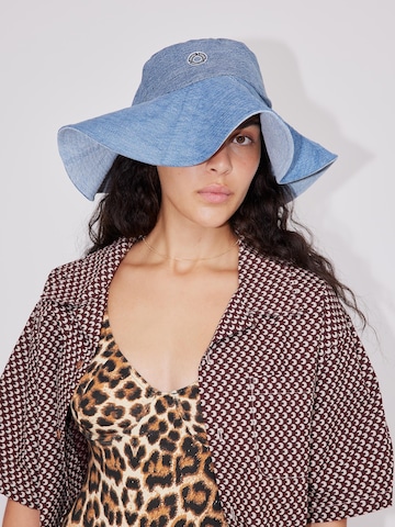 ABOUT YOU REBIRTH STUDIOS Hat 'Lotte' in Blue: front