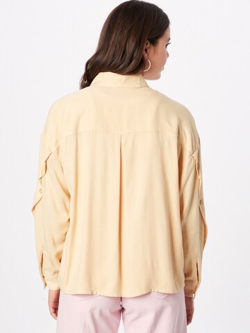 UNITED COLORS OF BENETTON Bluse i beige