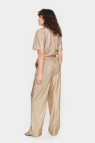 SAINT TROPEZ Jumpsuit 'Evy' i guld