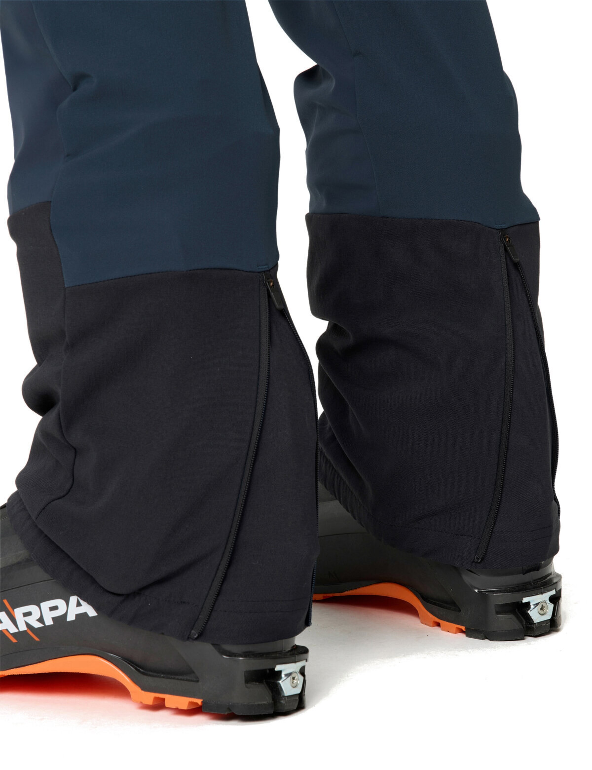 VAUDE Regular Outdoor trousers 'Larice V' in Blue
