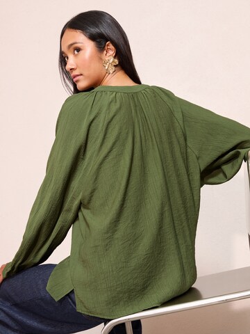 Friends Like These Blus i grön