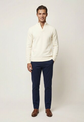 Pulover de la Felix Hardy pe alb