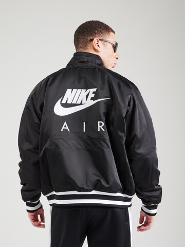 Giacca di mezza stagione 'AIR VARSITY' di Nike Sportswear in nero: frontale