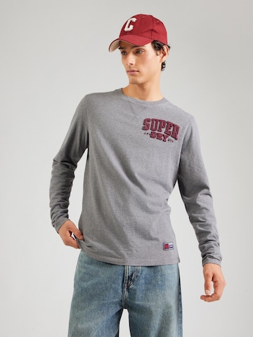 T-Shirt 'Vintage Athletic' Superdry & Co en gris : devant