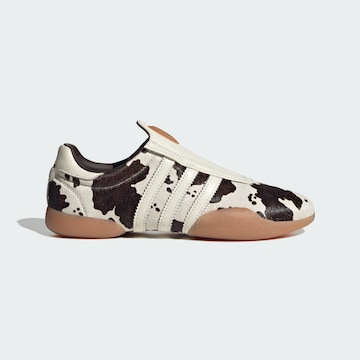 ADIDAS ORIGINALS Slip-on 'Taekwondo Mei' in Beige