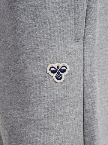 Hummel Loosefit Hose in Grau