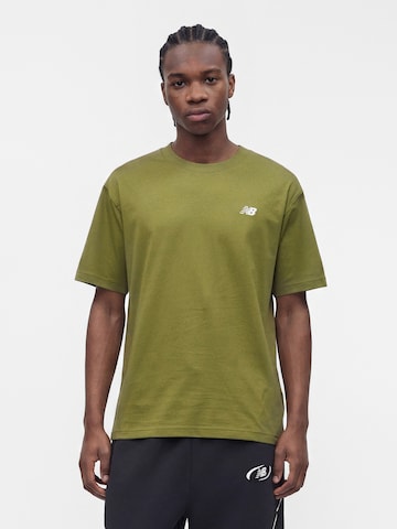 new balance Koszulka 'Essentials' w kolorze zielony: przód