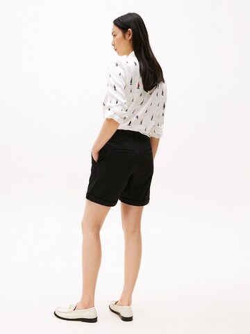 TOMMY HILFIGER Regular Shorts in Schwarz