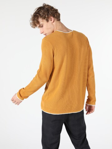 Colin's Sweater in Yellow