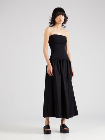 Gina Tricot Καλοκαιρινό φόρεμα σε μαύρο: μπροστά