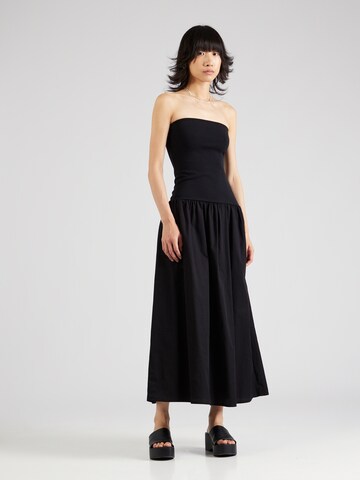 Gina Tricot Kleid in Schwarz: predná strana