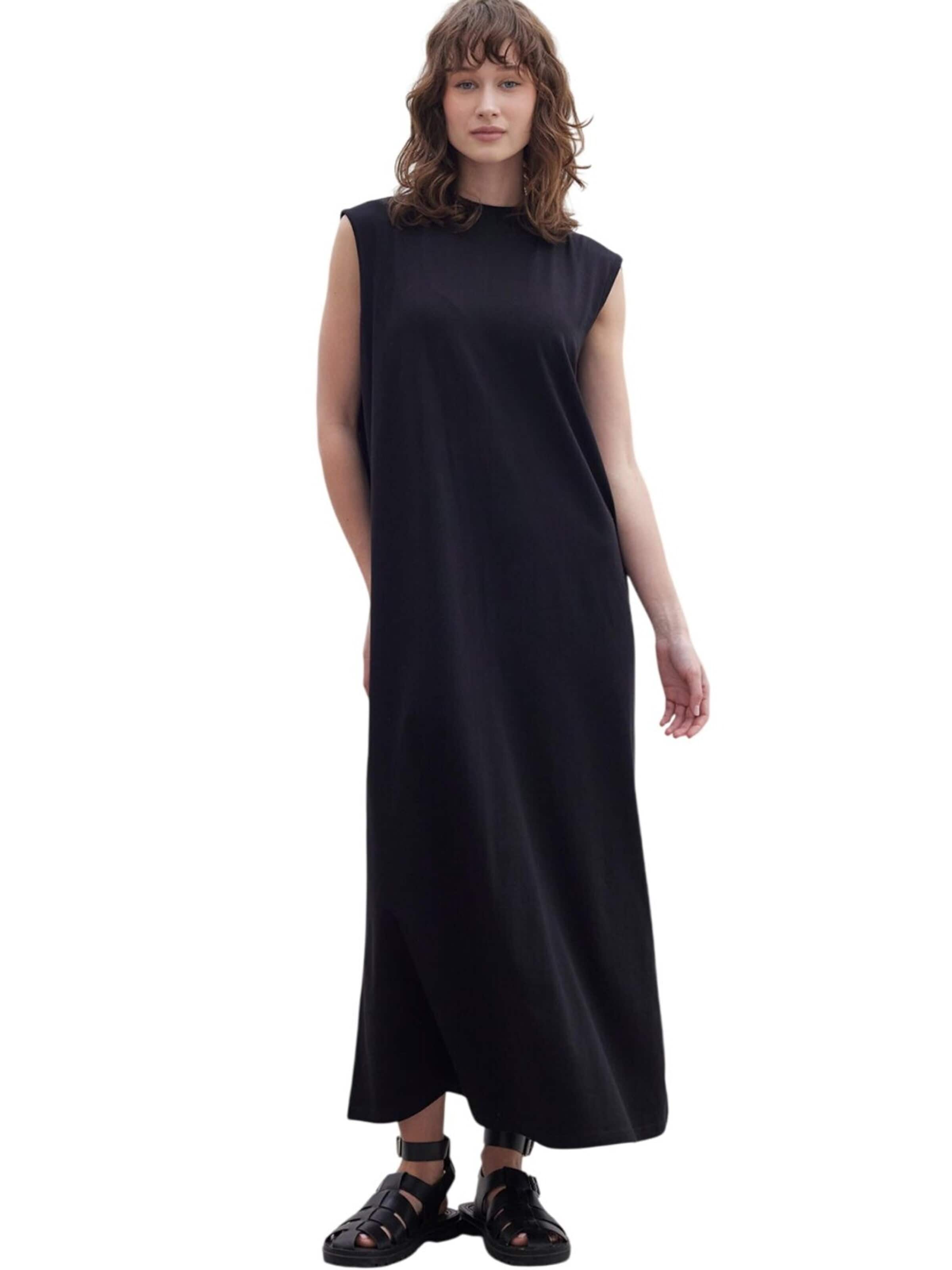MANUKA Dress in Black: front