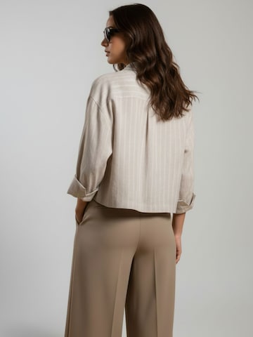 Chemisier 'Lipa' WEARABLE STORIES en beige