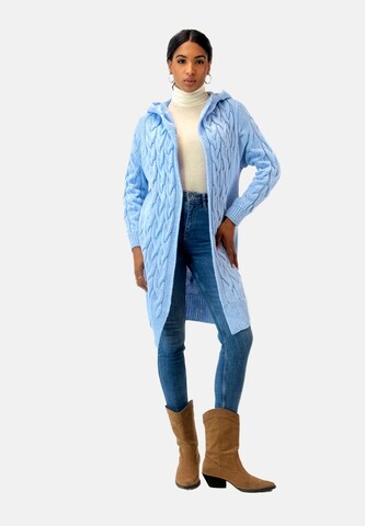 Elara Strickjacke in Blau: Vorderseite