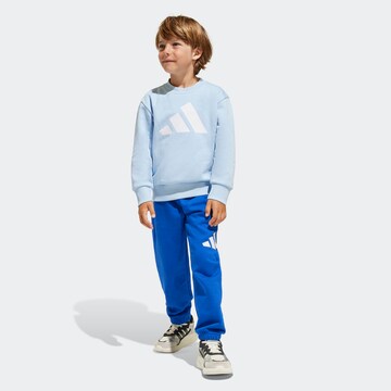 ADIDAS SPORTSWEAR Strój treningowy 'Essentials' w kolorze niebieski