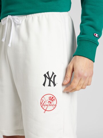 regular Pantaloni di Champion Authentic Athletic Apparel in bianco