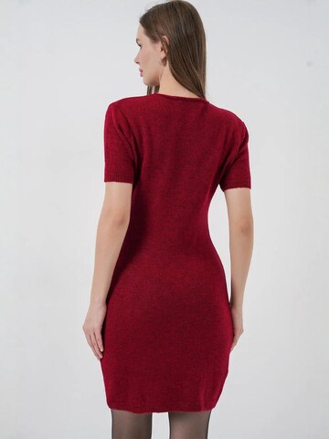 Bigdart Knit dress in Red