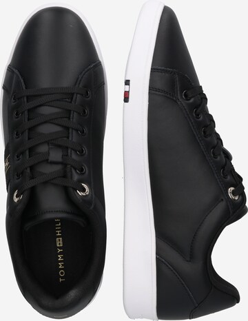 TOMMY HILFIGER Sneaker in Schwarz