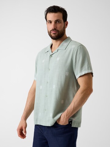 GUESS Regular Fit Hemd in Grün: Vorderseite