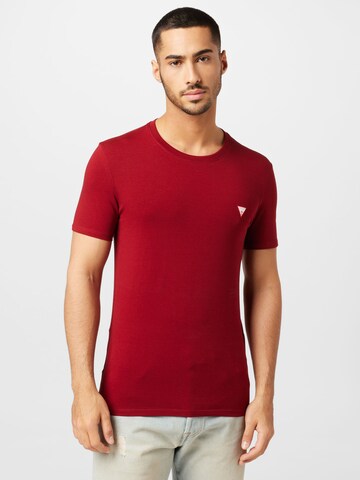 GUESS Μπλουζάκι σε κόκκινο: μπροστά