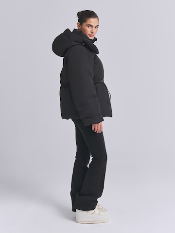 AEMMI Zimní bunda 'OVERSIZED SYN-DOWN WATER REPELLENT PUFFER JACKET' – černá
