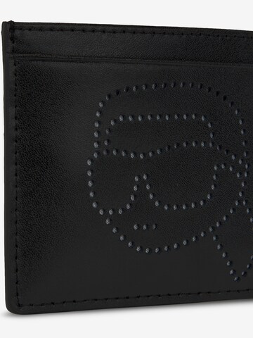 Etui 'Ikonik' de la Karl Lagerfeld pe negru