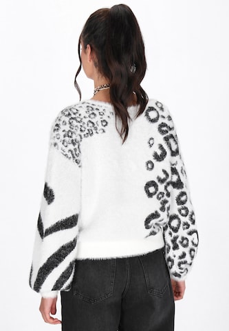 Pull-over myMo ROCKS en blanc