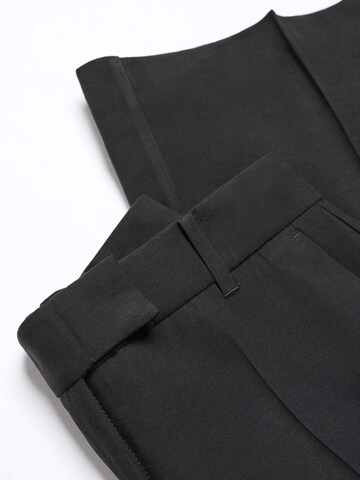 MANGO Szeroka nogawka Spodnie w kant 'Carlos' w kolorze czarny
