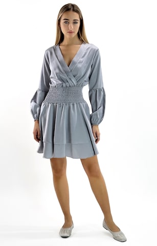 Elara Jurk in Grijs: voorkant