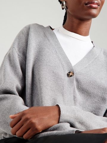 VERO MODA Πλεκτή ζακέτα 'VMSABA' σε γκρι