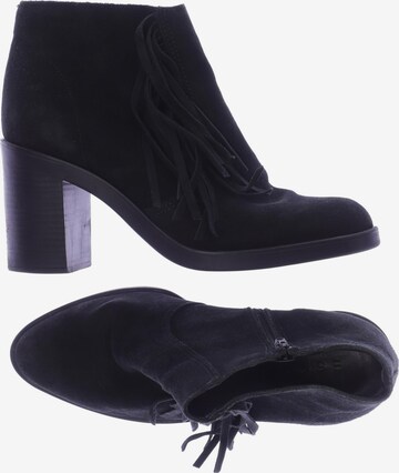ESPRIT Dress Boots in 38 in Black: front