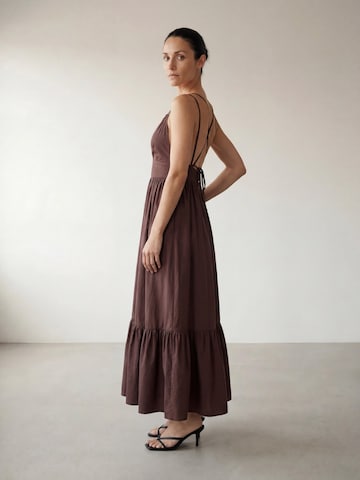Robe 'The Ellen' ARMIE en marron
