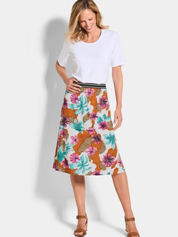 Goldner Rock in Mischfarben