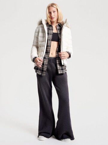 Giacca invernale 'Essential' di Tommy Jeans in beige